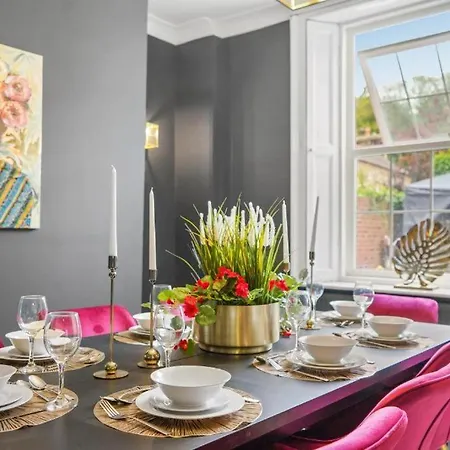 The Artist Abode In - Hot-tub - Parking * וויטבי