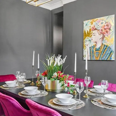 בית נופש The Artist Abode In - Hot-tub - Parking וויטבי