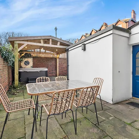 The Artist Abode In - Hot-tub - Parking * 惠特比